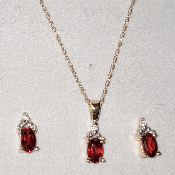 Gold Earrings and Necklace Set - Picture 5 of 17